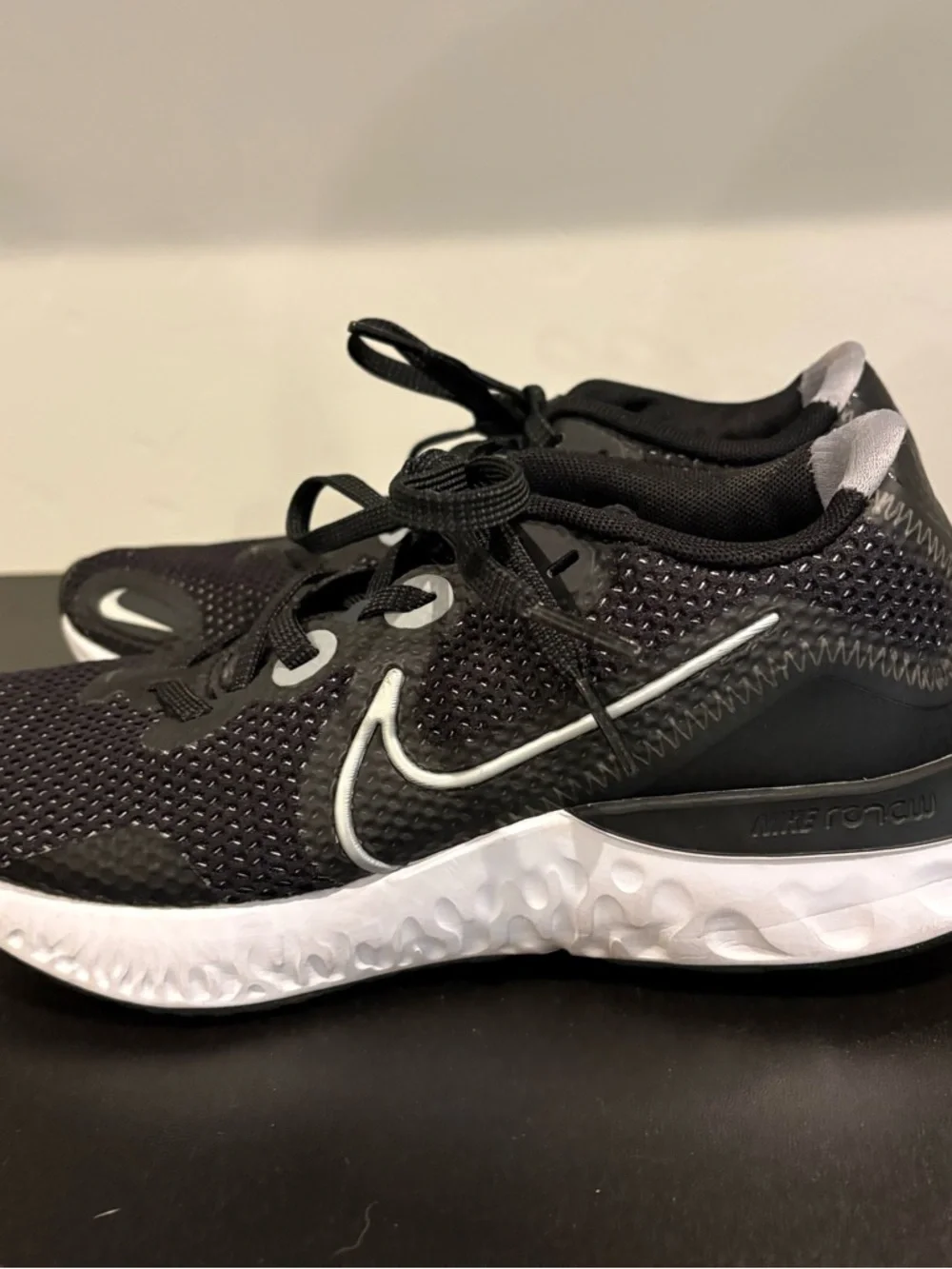 Nike Women’s Black & White Renew Run Running Shoes